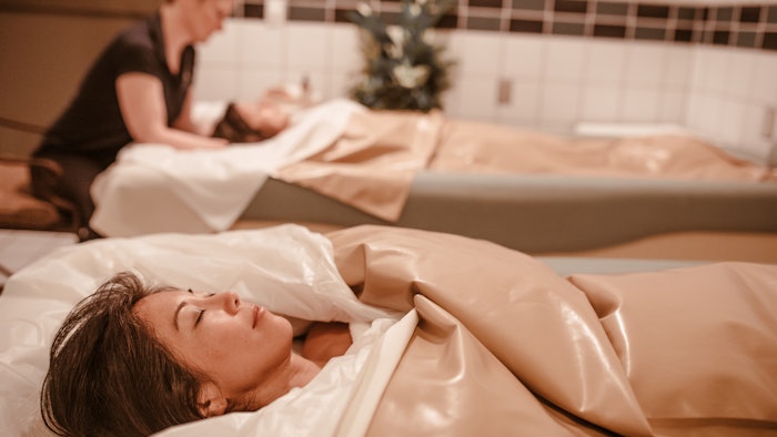 The Cloud Nineteen Flotation Wrap promotes deep relaxation and balance.