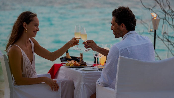 Couples can enjoy luxurious dinners, romantic activities and plenty of champagne at Vakkaru Maldives' Valentine's Day celebration.